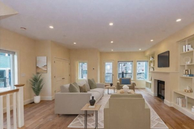 living room(virtually staged) - *NO BROKERS FEE!* Gorgeous 4 Bed/3.5 Bath w/ LAUNDRY IN UNIT!