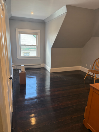 Living Room Area - House Share on Third Floor Apartment Close to Campus