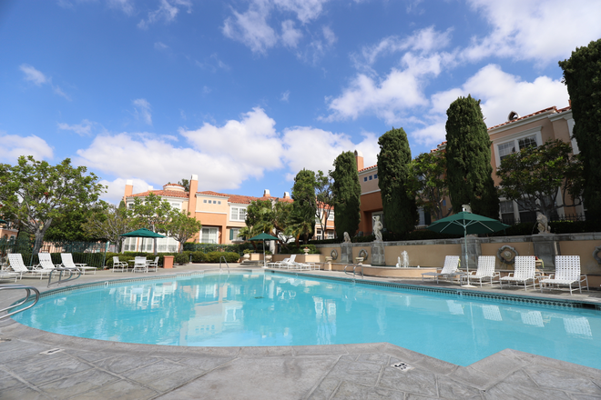 community pool - Private Master Room with walk-in closet and private bath Condo