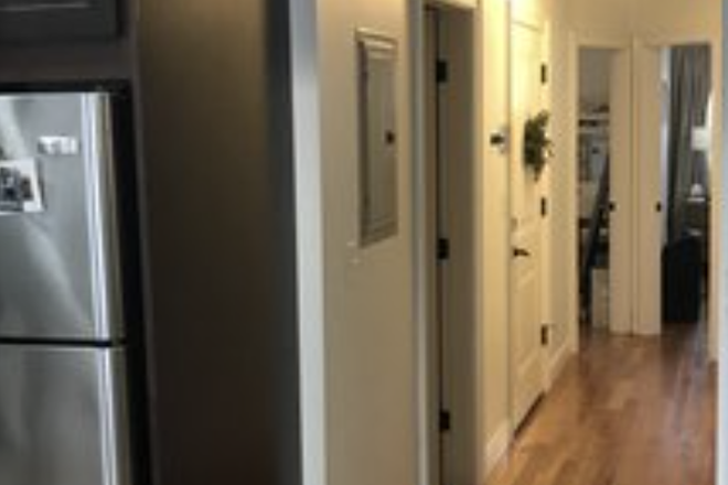 living - RENOVATED 3 BED AVAILABLE 9/1/26, NO BROKER FEE! Apartments