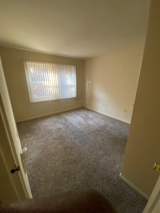 Empty room to be let out - Graduate Gardens Apartments