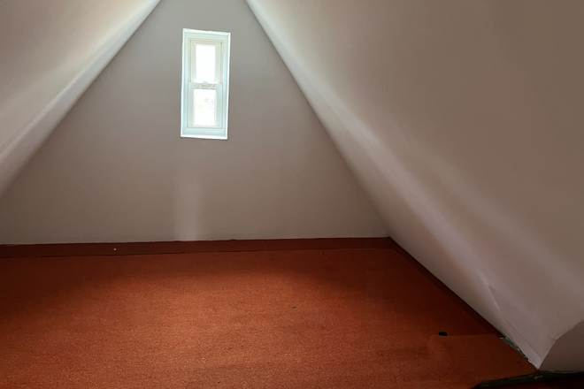 Large closet/study space attached to bedroom - Nice one bedroom apartment near Long Branch park and trail