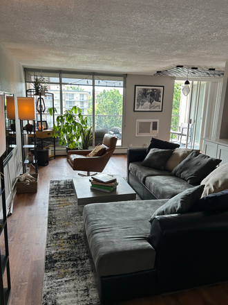 Living room - Beautiful updated condo/directly across the street from Rose Medical Center