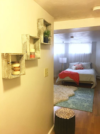 living space - Spacious Studio / 1 bath w/ Heat&Hot Water Included!! Avail. 9/1/24!! Apartments