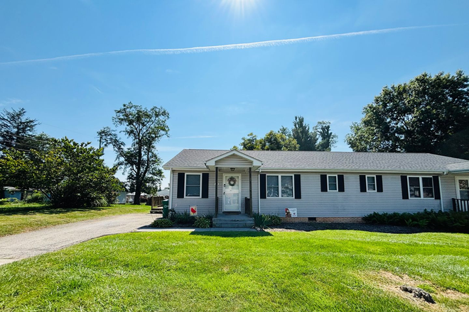  - 3 Bedroom 2 Bath Townhouse