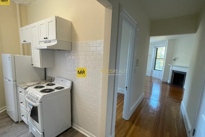 x - Beacon St 2. Bed Back Bay Apartments