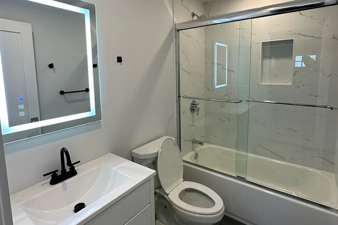 Bathroom - Spring Sublet 241 Foster Duplex