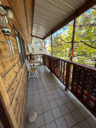 Balcony - Spring Sublease Walnut St Triplex