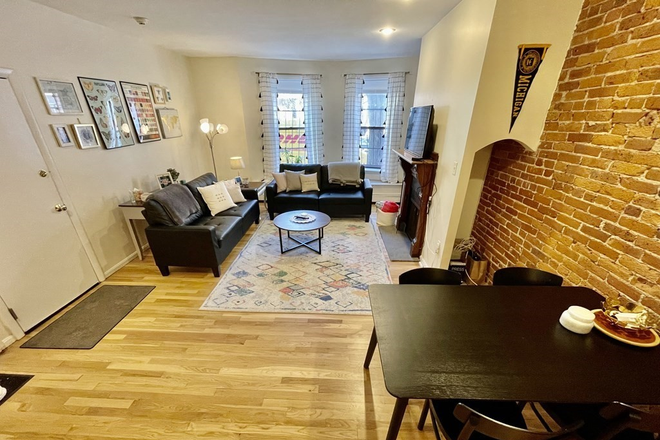 Call NOW for showings! 617-236-8600 - SYMPHONY RD - MODERN DUPLEX 3BR AVAIL *9/1/2025* W/ 1.5 BATHS, 2 LVNG RMS, W/D IN UNIT, H&HW INC!