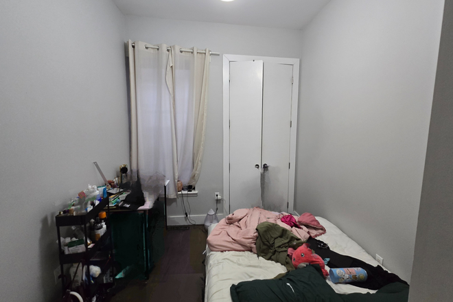 bedroom (comfortably fits full size bed) - Sublet/ lease takeover