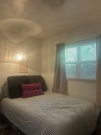 Bedroom - Furnished Sublease Spring 2026- 1900 Aurora Avenue (Jan-July) Duplex