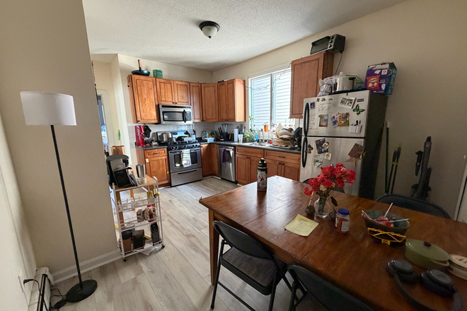 Call NOW for showings! 617-236-8600 - WINCHESTER ST - *NO FEE* 3BR/1BA NEAR TUFTS FOR *9/1/2026* W/ LNDRY IN BLDNG, RNTL PRKNG, EIK, PATIO Apartments