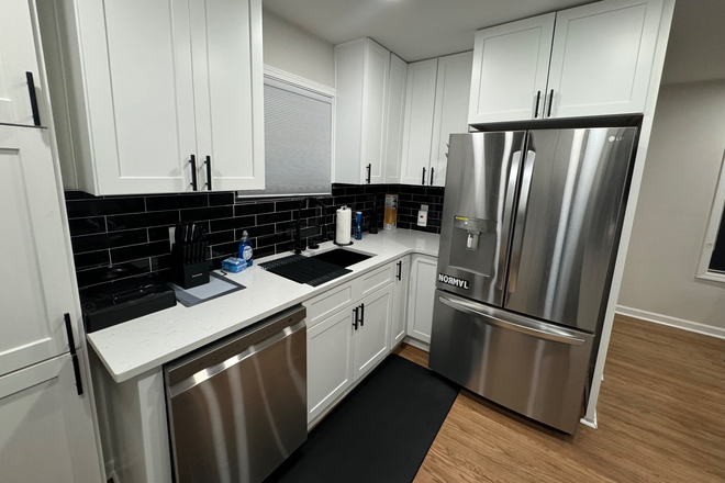 Kitchen - FIFA WORLD SOCCER 2026 & BEYOND - Quaint 3 Bedroom Haven  Cozy Retreat in Metro Atl House