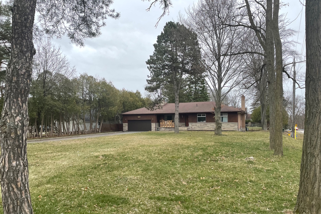 Outside front view - 1 furnished bedroom in five bedroom house, utilities included, Laundry available