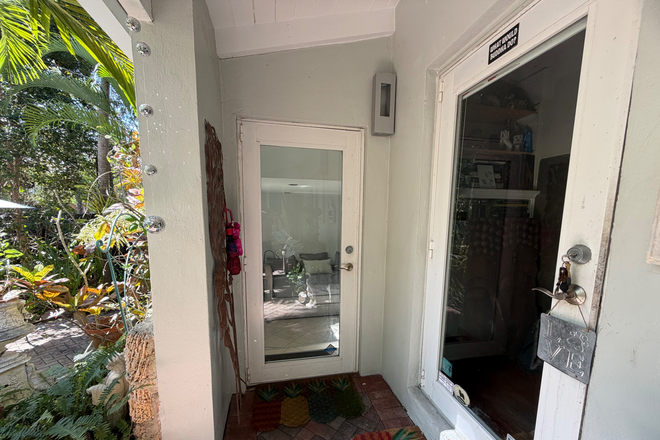 Entrance to efficiency - Very Clean bright and secure efficiency in a desirable neighborhood in Coconut Grove Apartments