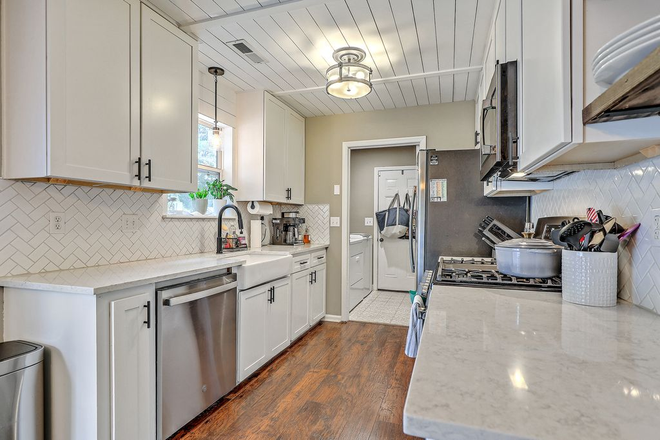 Kitchen - James Island Home - 5 miles from MUSC