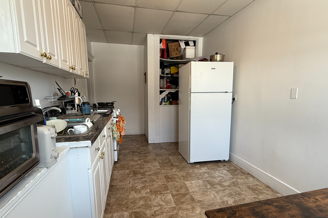 kitchen - Spacious Symphony 3 bed for 9/1 Apartments