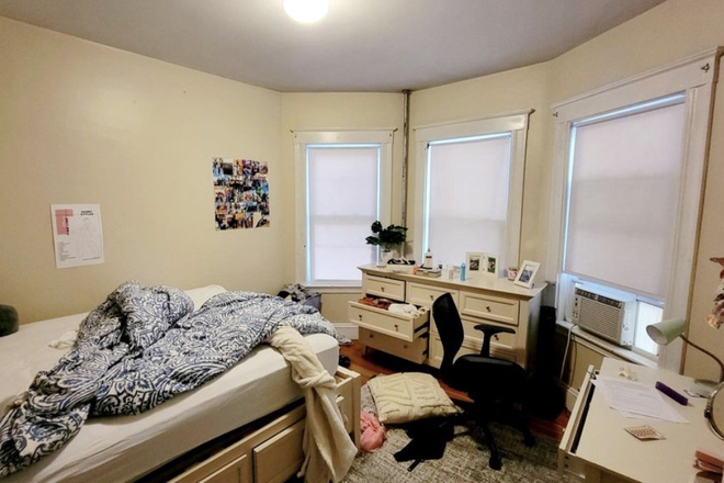 - - TUFTS HOUSING AVAILABLE 6/1/2027 SIX BEDROOM Apartments