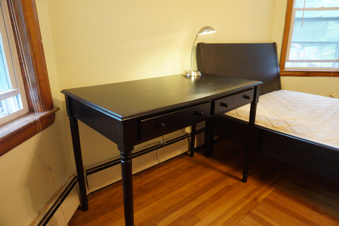2F_A_2 - furnished clean rooms Porter Square 8-min walk parking House