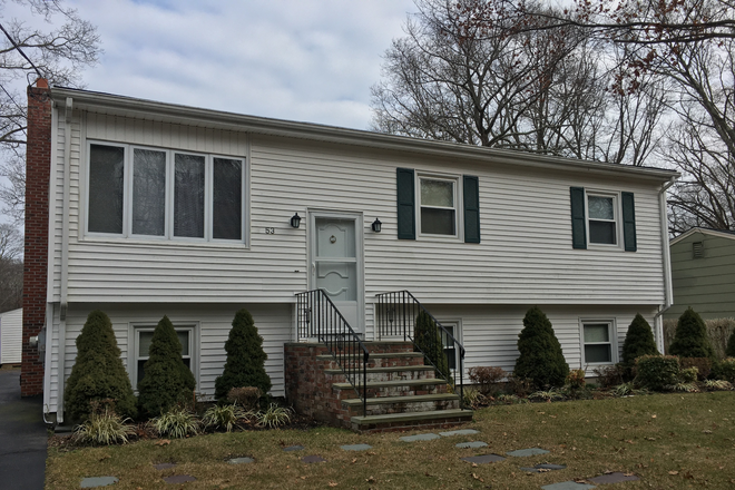 Front - Academic Year Three  Bedroom Two Bath Mettatuxet