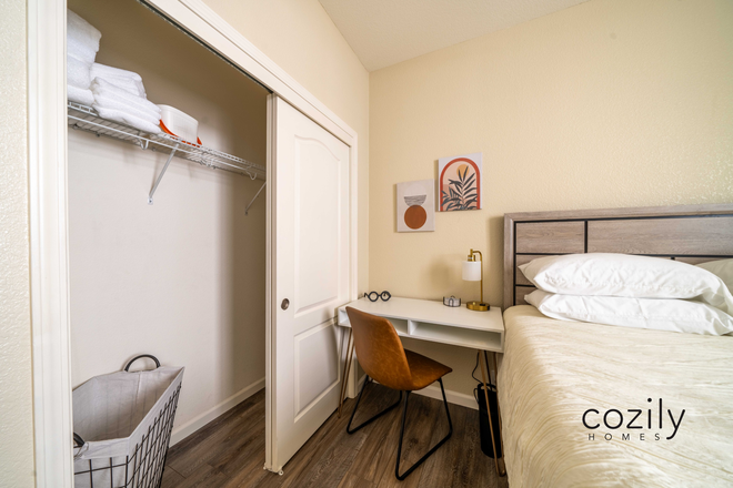 Queen Bedroom $850 - Furnished Queen Bedroom For Rent $750