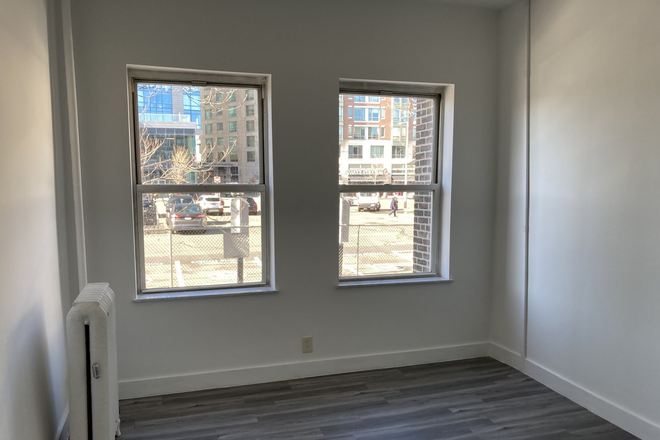 Call/text 602-317-9877 for a showing. - 9-1-26 / NO FEE 3BR / GRANITE KITCHEN / H&HW INCL / LOOK AT PICS! Apartments