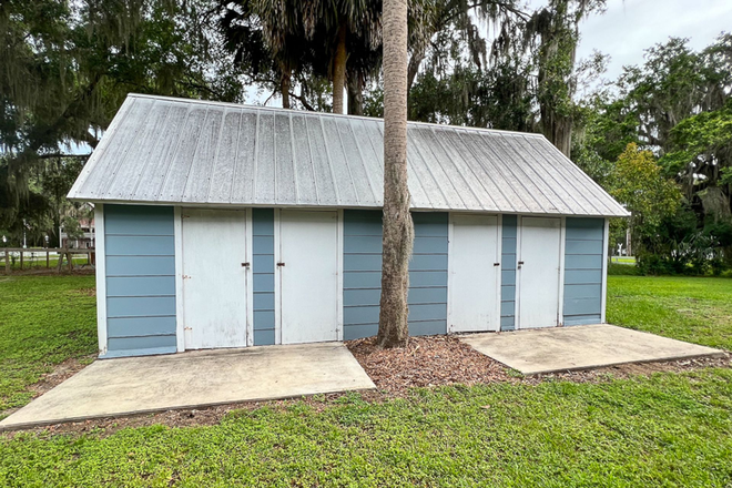 Photo - 2265 - McIntosh Apartments