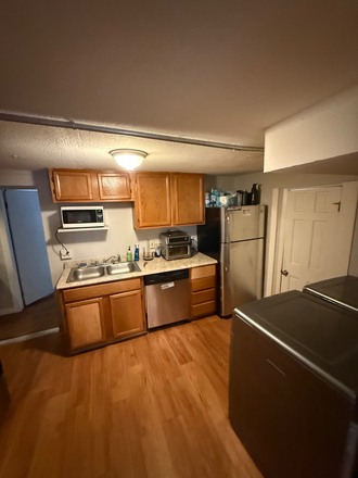 Kitchen - Pennsylvania Ave 9 person house