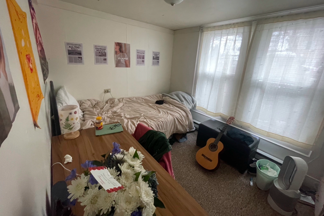 Bedroom - subleaser jan-may close to campus! Rental