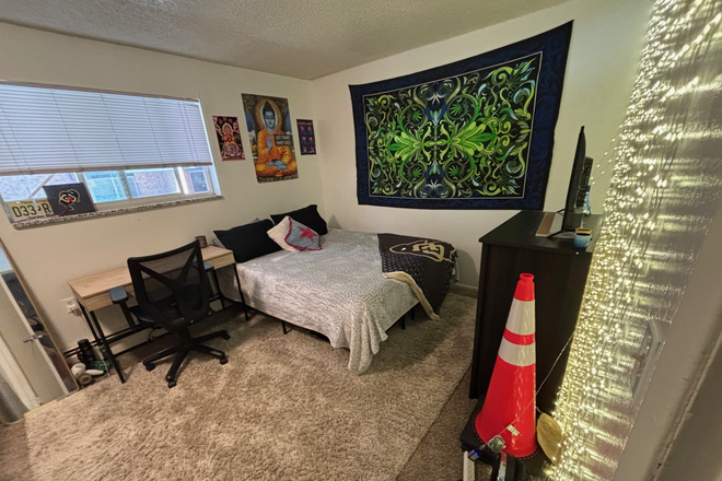 Bedroom - University Townhomes