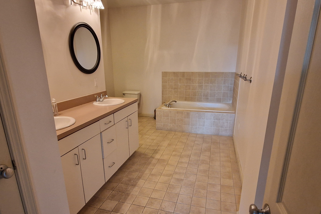 Private bathroom - Private Room + Private Bath & Walk-In Closet Across from Duke — $850/mo Apartments