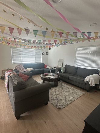 Living Room - Apartment in Walking Distance to Campus