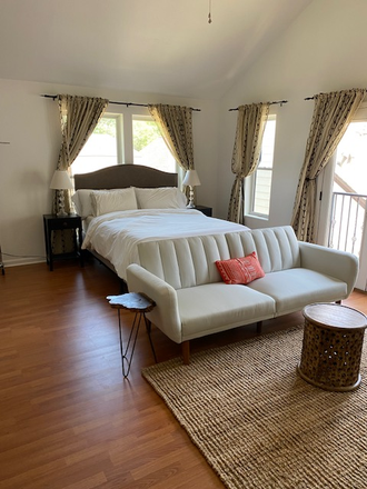 Bed/Couch - Fully furnished Garage Apartment 5 minutes from campus