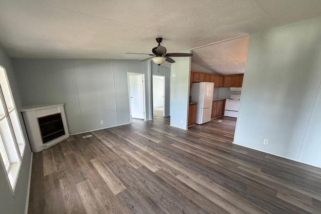 Photo - Spacious 3 Bedroom Home with Large Front Porch