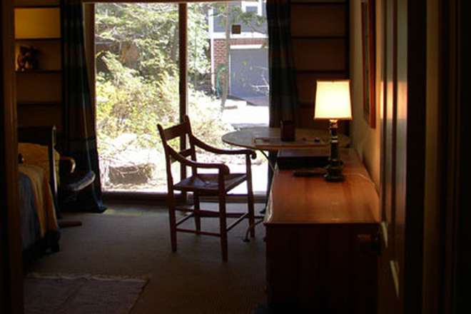Bedroom | View #3 - CHEERFUL ROOM IN UPSCALE HOME with PRIVATE BATH.