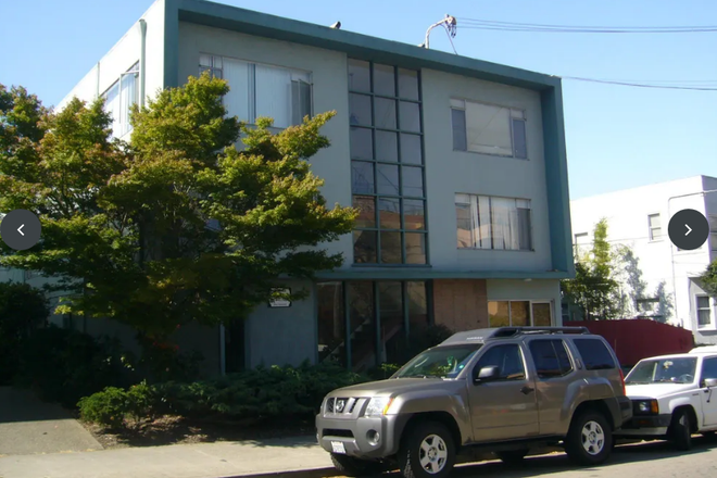 Outside Street View - Off-Campus Apartment close to campus