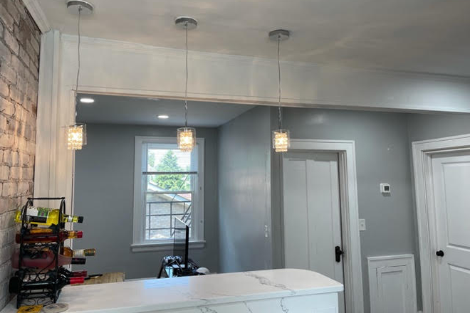 Kitchen/Common - Luxury 4bd/2bth House - 1 Block to XU