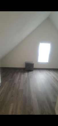 Bedroom - North Campus Rental Steps to Olsen Hall Apartments