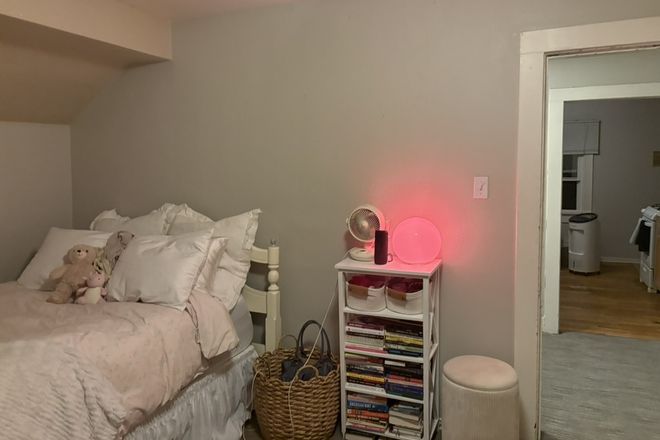 Bedroom - 10th St Upstairs Unit Bedroom w/ Shared Bath Apartments