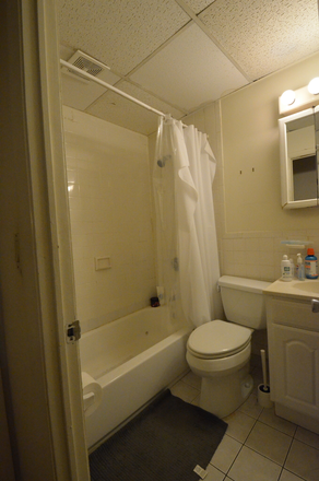 bathroom - Huge 2 Bedrooms large living room in Symphony Rd walk to Campus 9/1/26 Apartments