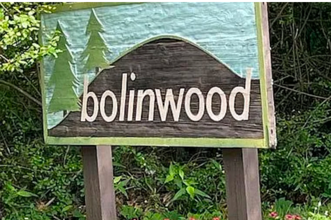 Bolinwood Sign - Bolinwood Condominiums