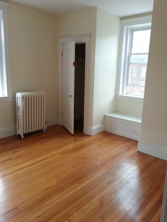 bedroom - Sunny Brookline 3 bed with updated kitchen for 9/1 - NO FEE! Apartments