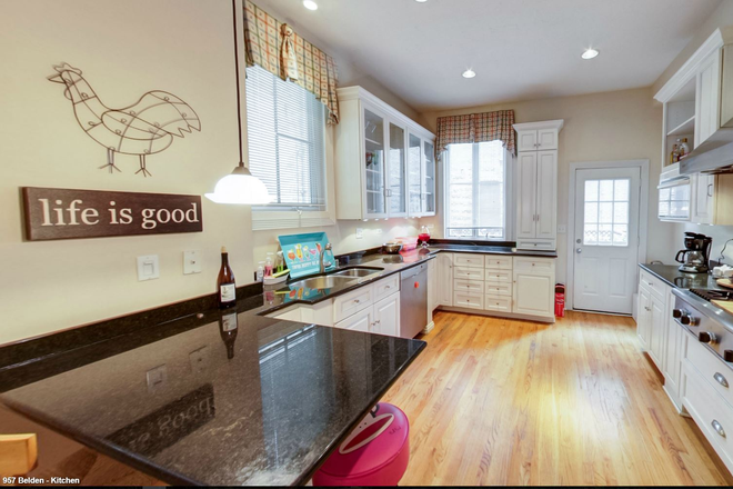 Kitchen - 5 Bedroom Townhome available for rent