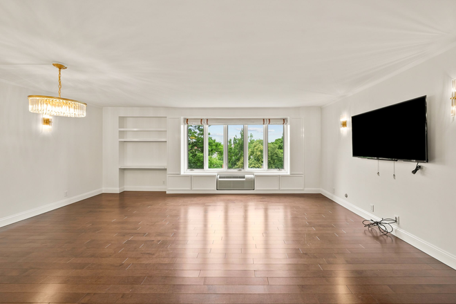 Living Room - 19 Chauncy Street, Unit 4B, Cambridge, MA Condo