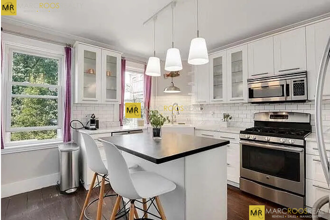 Call NOW for showings! 617-236-8600 - GREENWICH ST - 3 STORY TOWNHOUSE FOR *9/1/2025* W/ OFFICE, W/D IN UNIT, PANTRY, YARD W/ STONE PATIO!