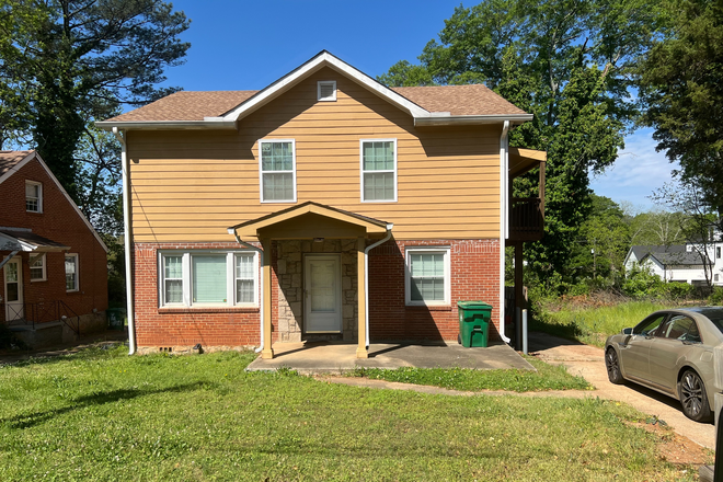 OUTSIDE - Furnished Rooms Close To Multiple Campuses  1-3 Beds; 1-3 Baths  All Utilities Included House