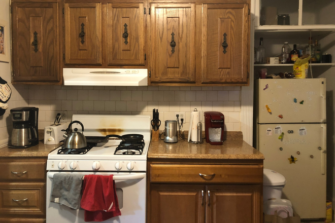 Call NOW for showings! 617-236-8600 - HEMENWAY ST - SPLIT 2BR/1BA FOR 3 PPL *AVAIL NOW* W/ H&HW INC, LNDRY IN BLDNG, LRG FOYER, EIK! Apartments