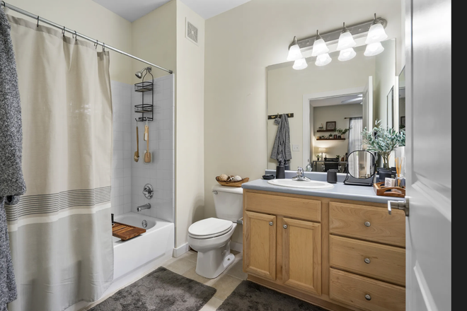 Private Bathroom - Campus Crossings Briarcliff Relet, Private Bedroom & Bathroom