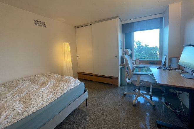 bedroom - Summer 2B1B Sublet: June 29 –July 31 Peabody Terrace Apartments