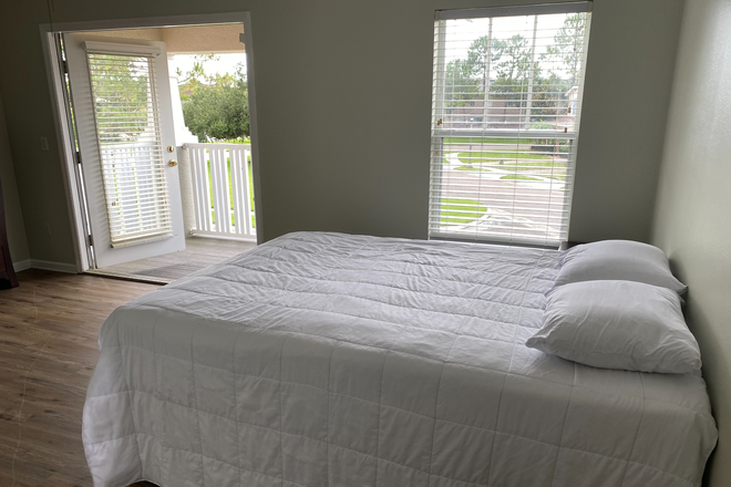 Furnished Balcony/Private Bathroom Master Room 2nd Floor spacious, airy, and natural light. - UCF MAIN CAMPUS 7 MILES